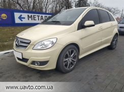 Mercedes-Benz B180